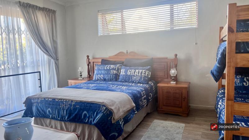 5 Bedroom Property for Sale in Bredasdorp Western Cape